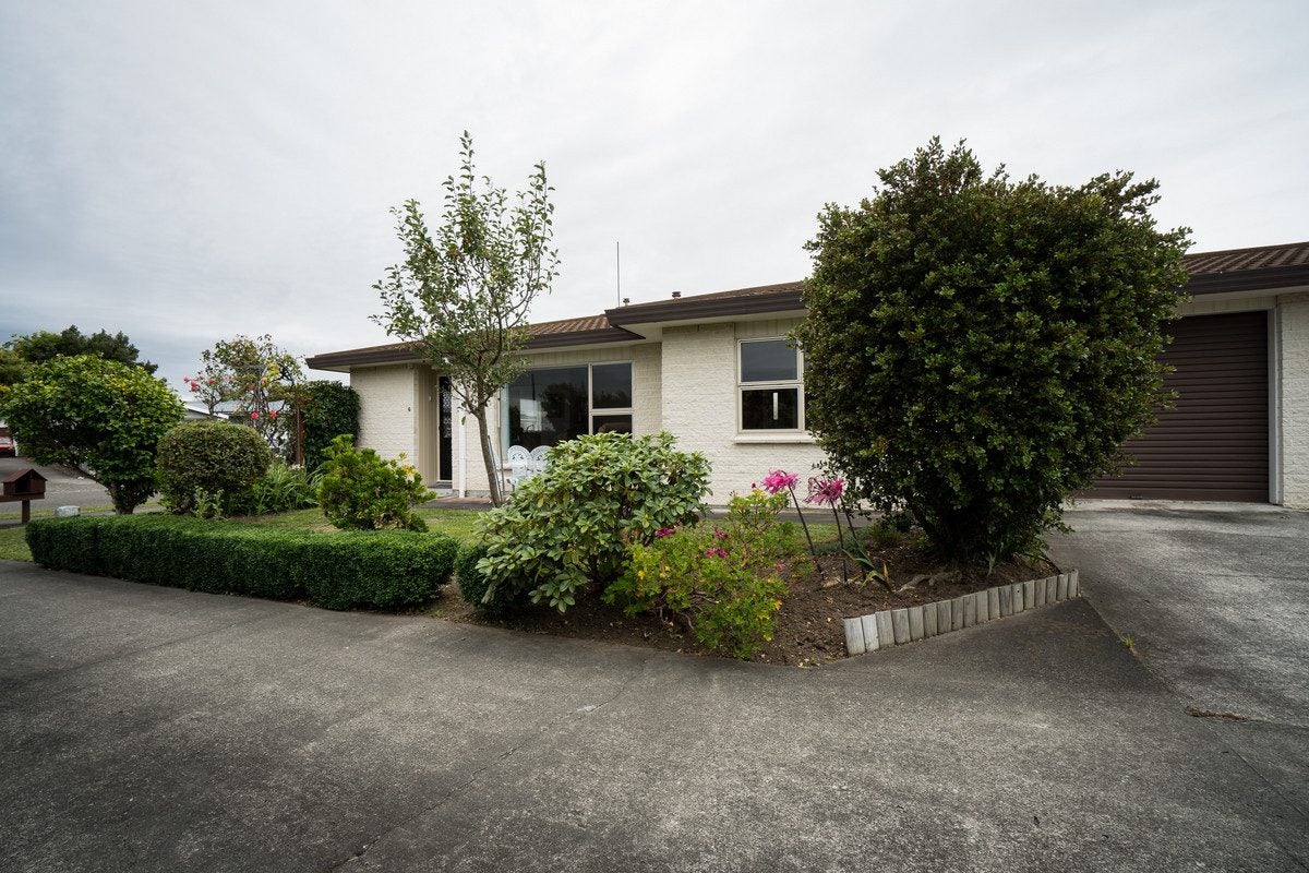 6 Edwards Place, Terrace End, Palmerston North - Carousel 1