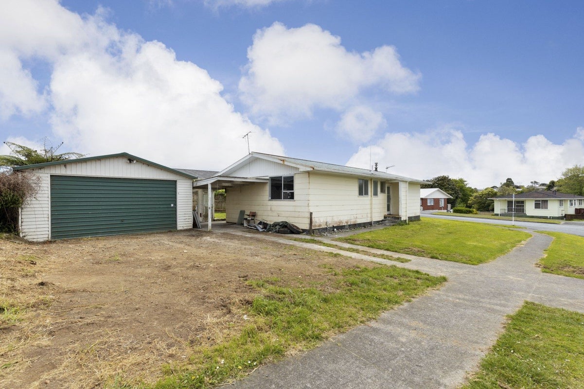 4 Veronica Place, Bell Block, New Plymouth - Carousel 1