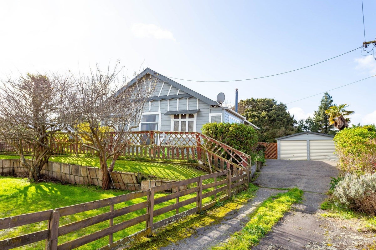 22 Gonville Avenue, Gonville, Whanganui - Carousel 1