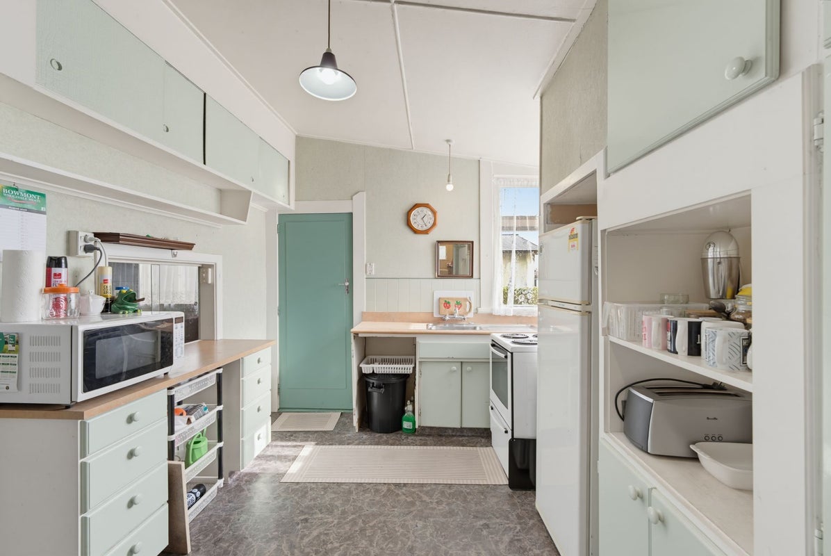 15 Cambridge Terrace, Gore, Gore, Southland - Carousel 2