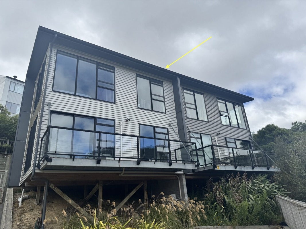 17 Ara Patukawenga, Tawa, Wellington - Carousel 1