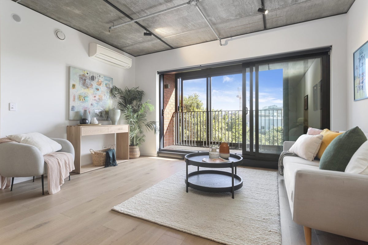 204/59 France Street South, Newton, Auckland - Carousel 1
