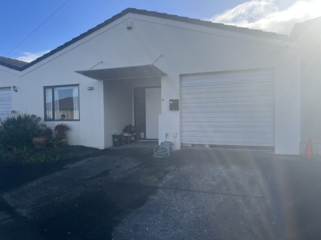 16B Ksenia Drive, Flat Bush, Auckland - Carousel 2