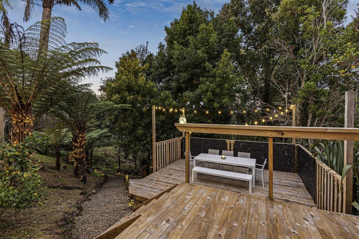 10 Burnham Road, Waitakere, Auckland - Carousel 2