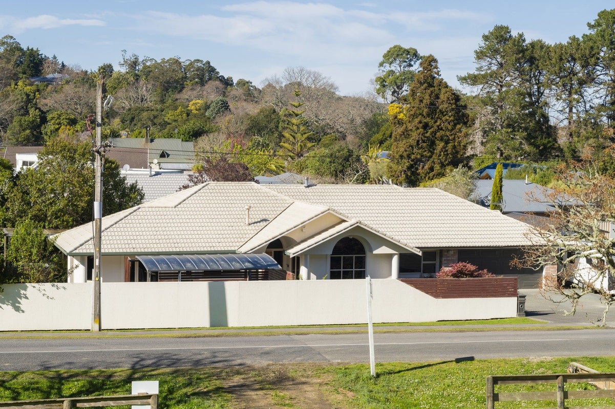 1 Island Road, Whataupoko, Gisborne - Carousel 34