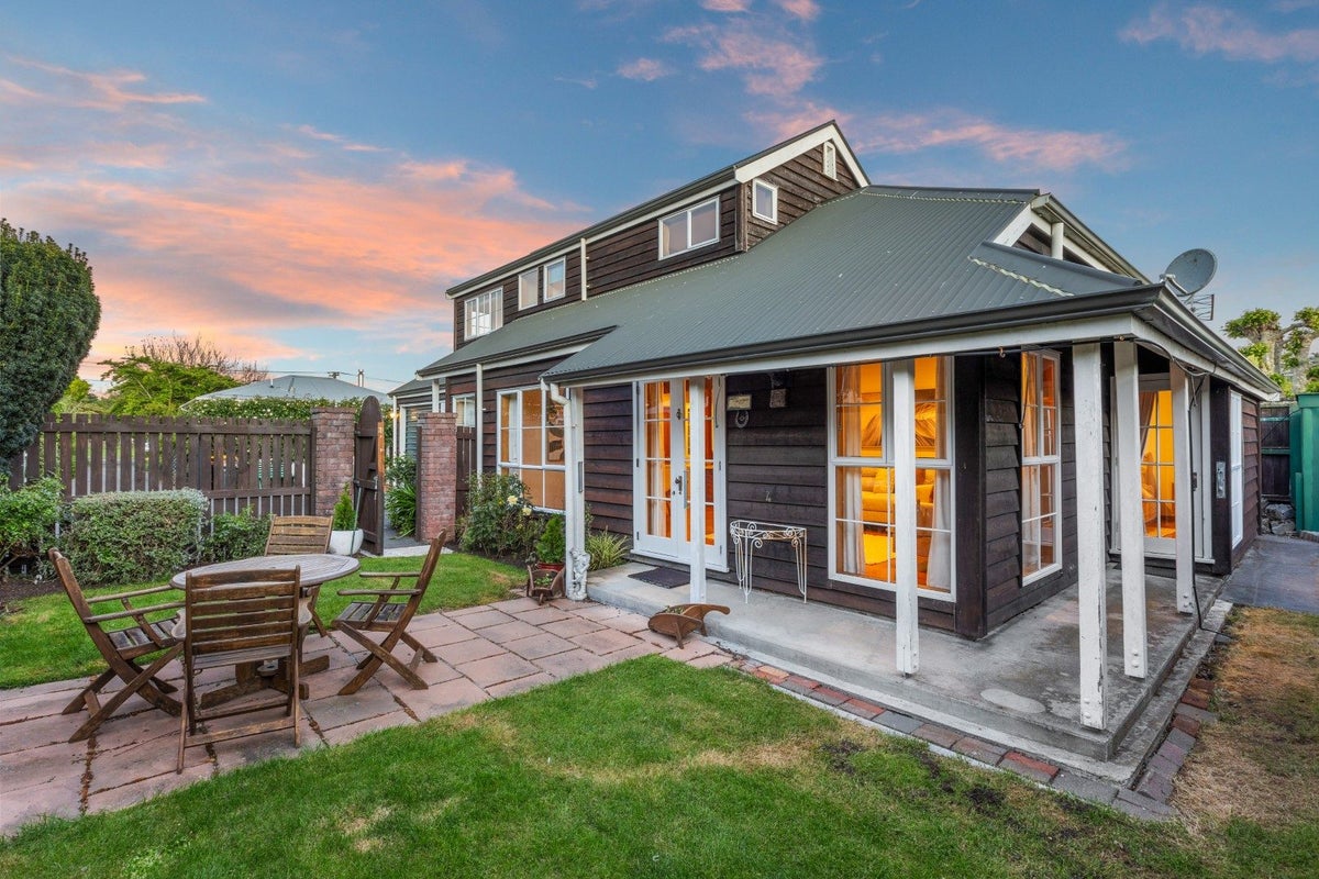2/43 Cashmere View Street, Somerfield, Christchurch - Carousel 1