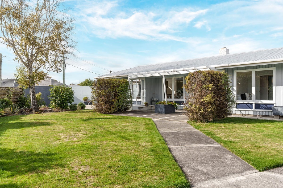 6 Barclay Place, Burwood, Christchurch - Carousel 2