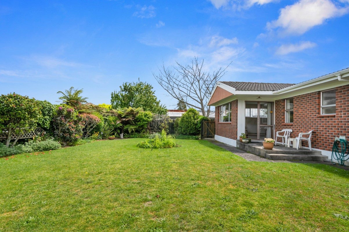 1/50 Robertson Street, Glenholme, Rotorua - Carousel 1