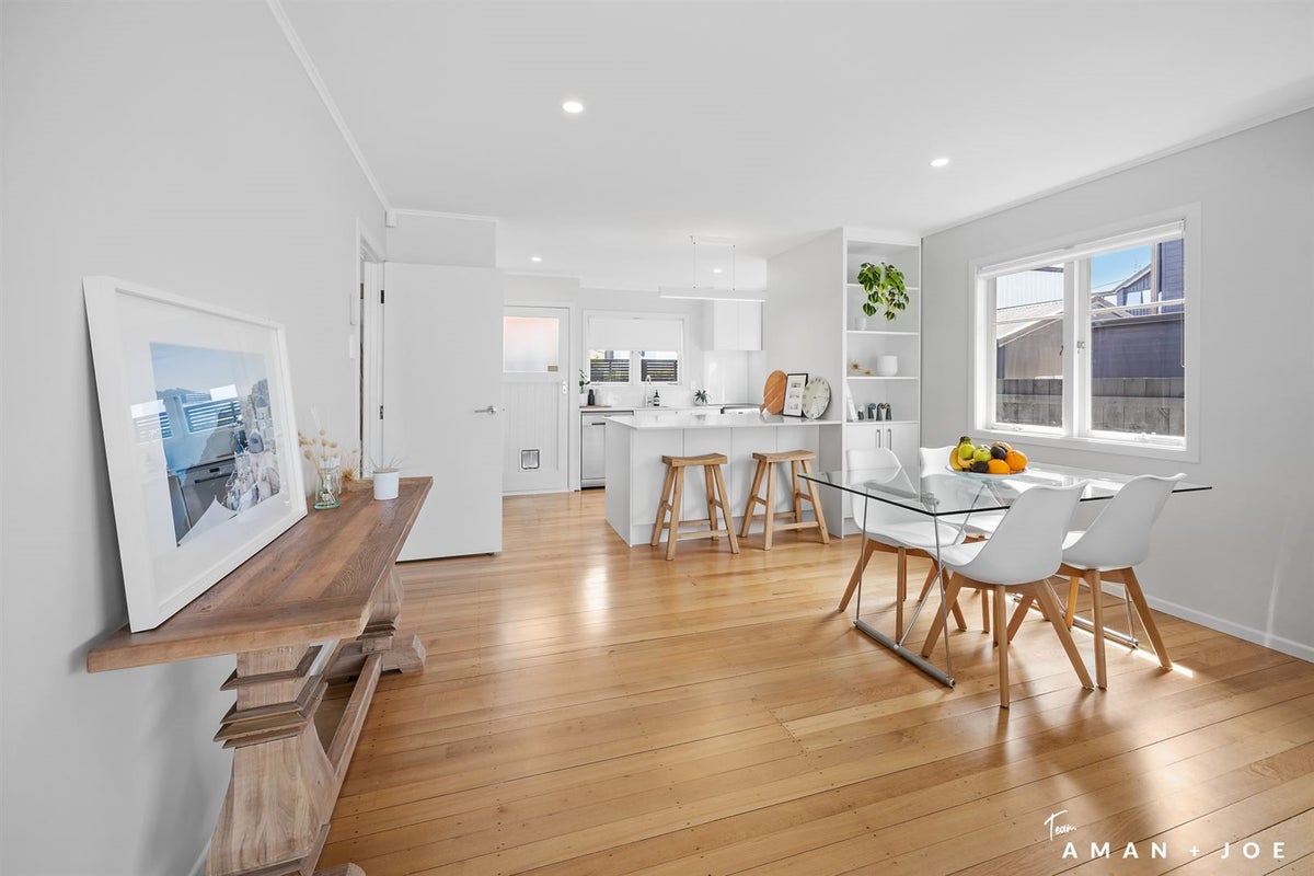 65B Neil Avenue, Te Atatu Peninsula, Auckland - Carousel 2