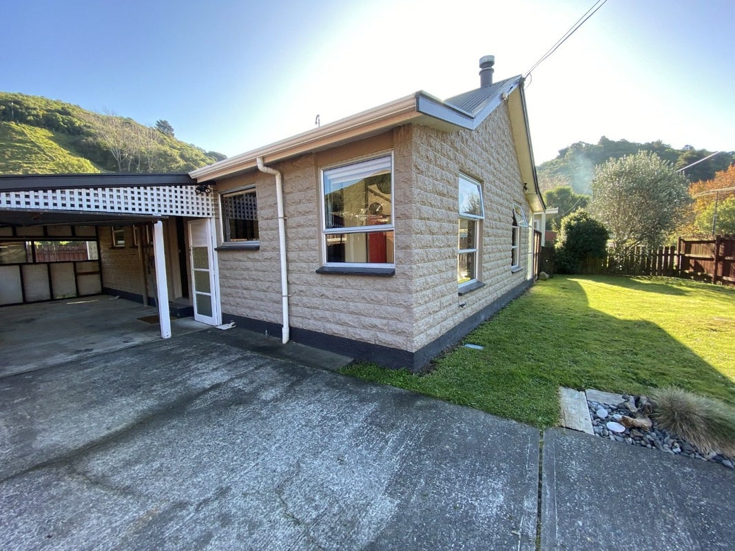 11 Cornwall Street, Picton - Carousel 1