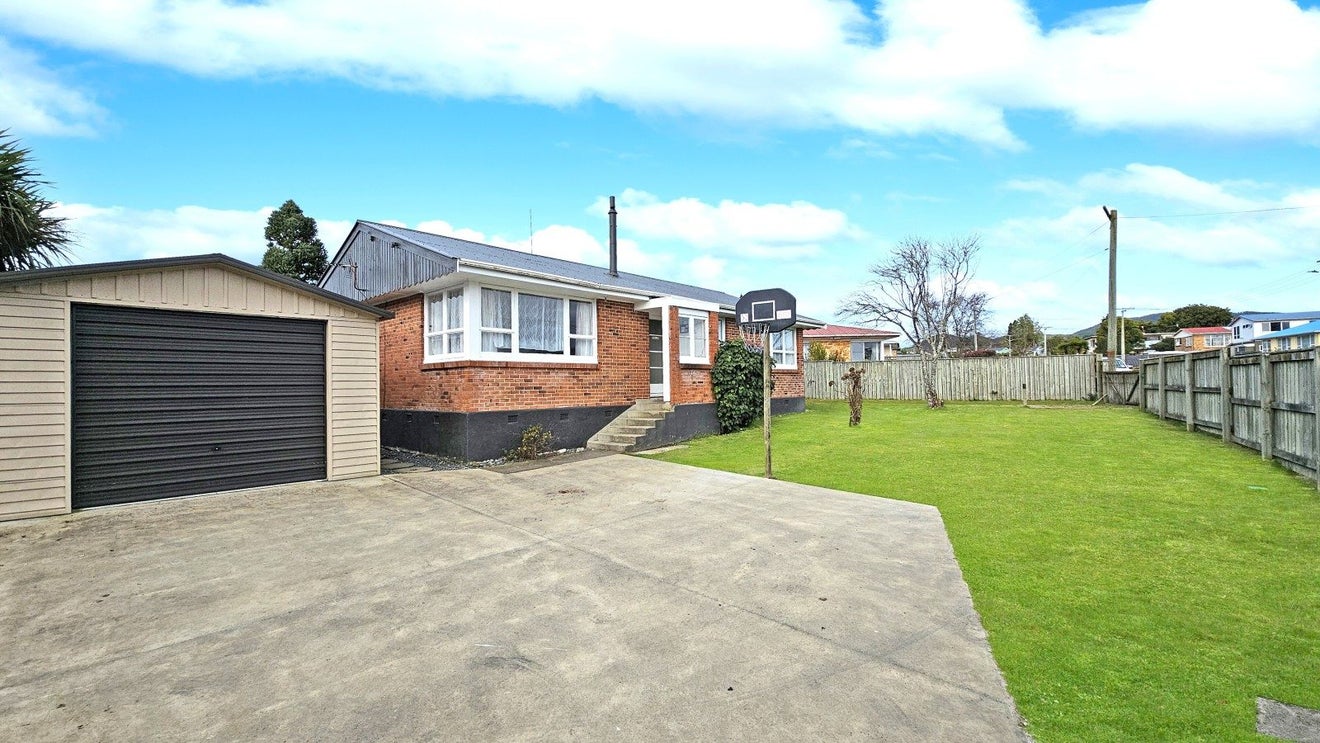 6 Elliott Crescent, Owhata, Rotorua - Carousel 1