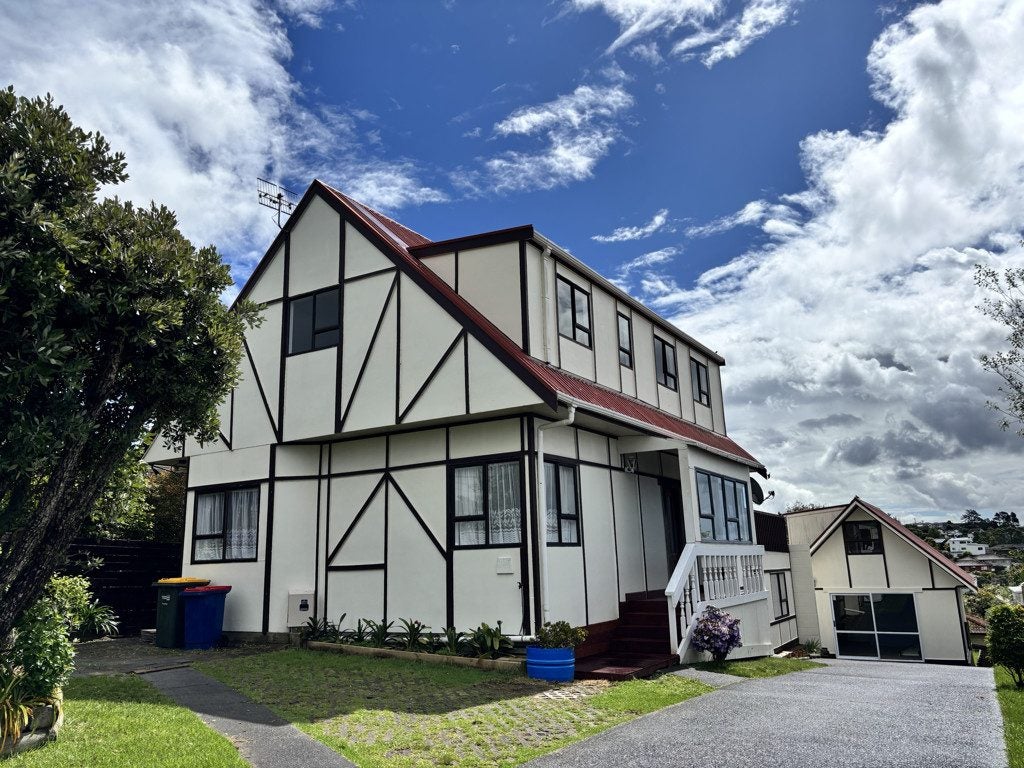 145 Arran Road, Browns Bay, Auckland - Carousel 1
