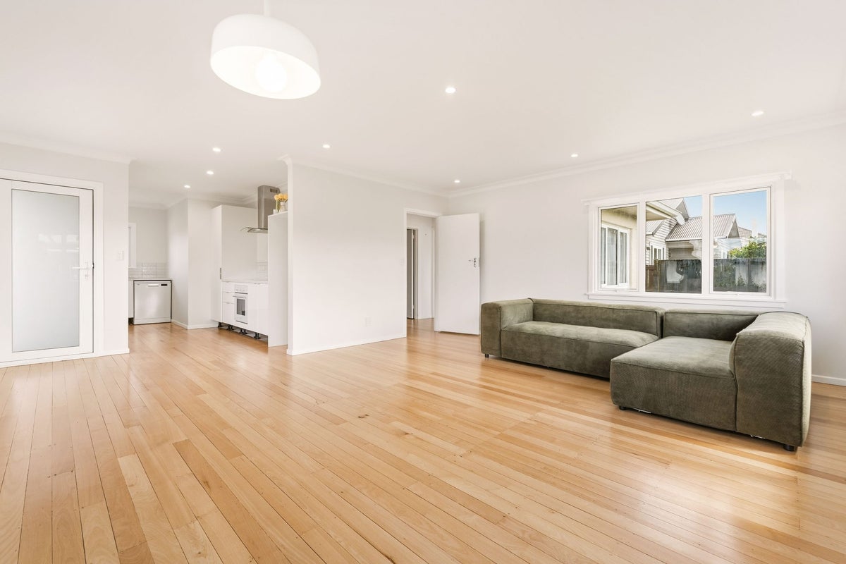 12 Watling Street, Gate Pa, Tauranga - Carousel 2
