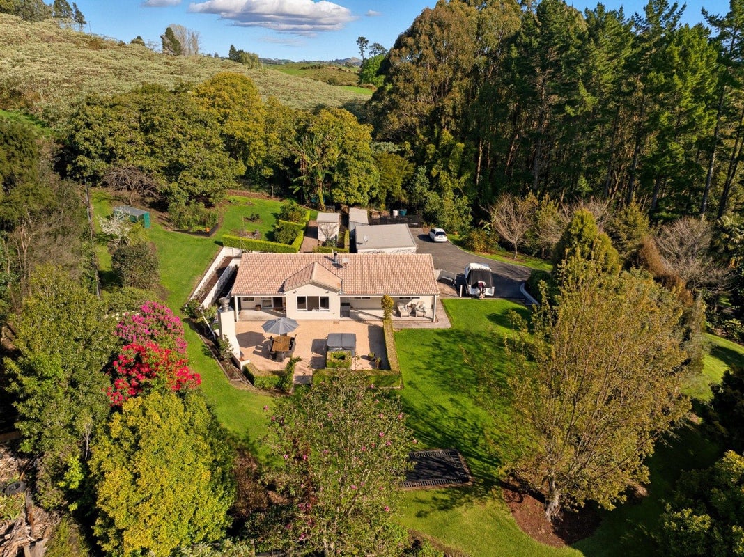 57 Panorama Drive, Welcome Bay, Tauranga - Carousel 1