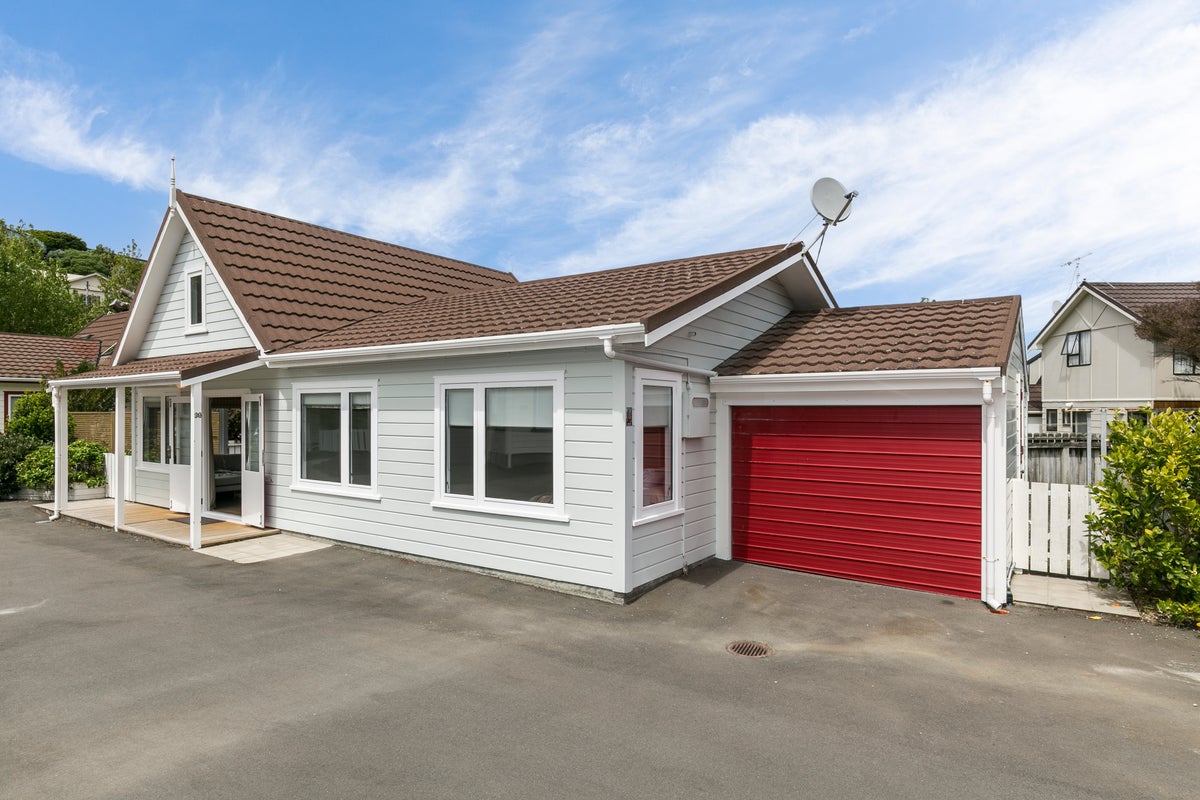 98 Weka Street, Miramar, Wellington - Carousel 1