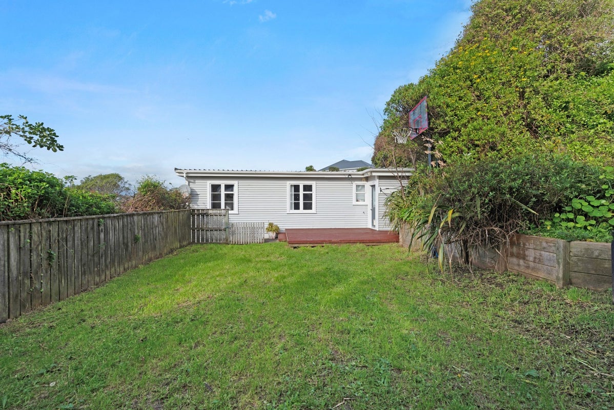 70 Woodland Road, Johnsonville, Wellington - Carousel 2