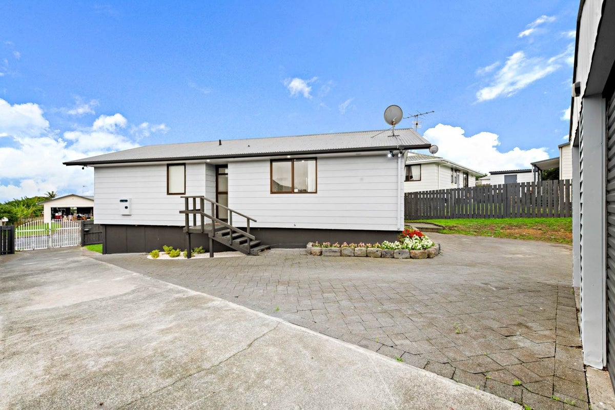 174 Finlayson Avenue, Clendon Park, Auckland - Carousel 1
