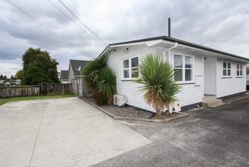 28A Lorne Street, Melville, Hamilton - Carousel 2