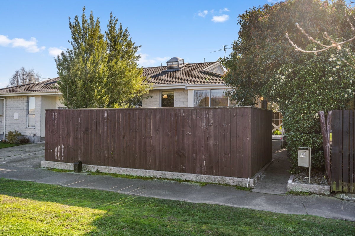 2/73 Lakewood Drive, Burwood, Christchurch - Carousel 1