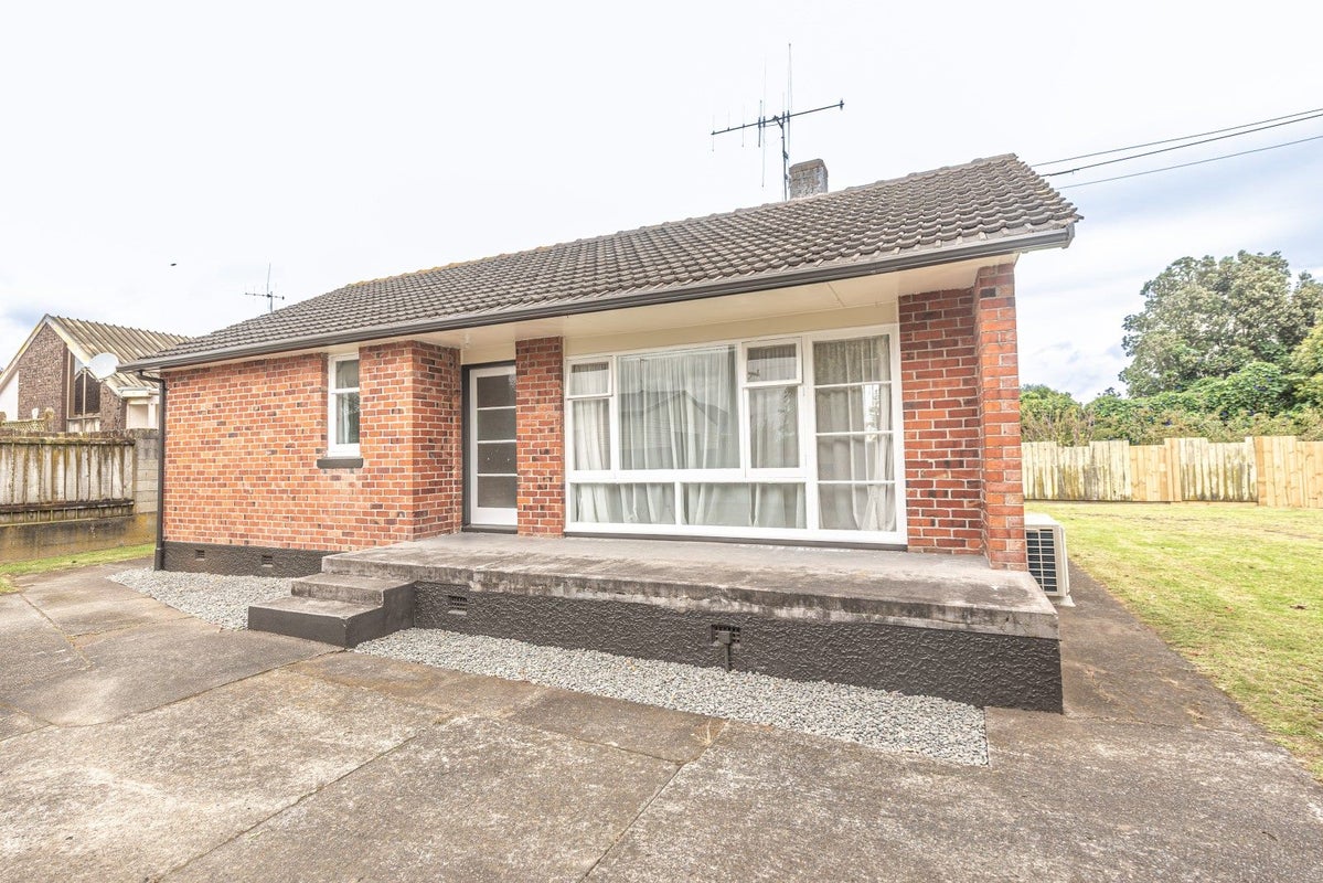 39 Fitzherbert Avenue, Springvale, Whanganui - Carousel 1