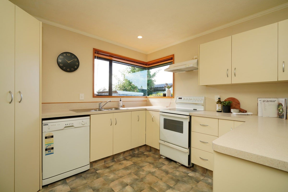 132 Edinburgh Crescent, Waikiwi, Invercargill - Carousel 2