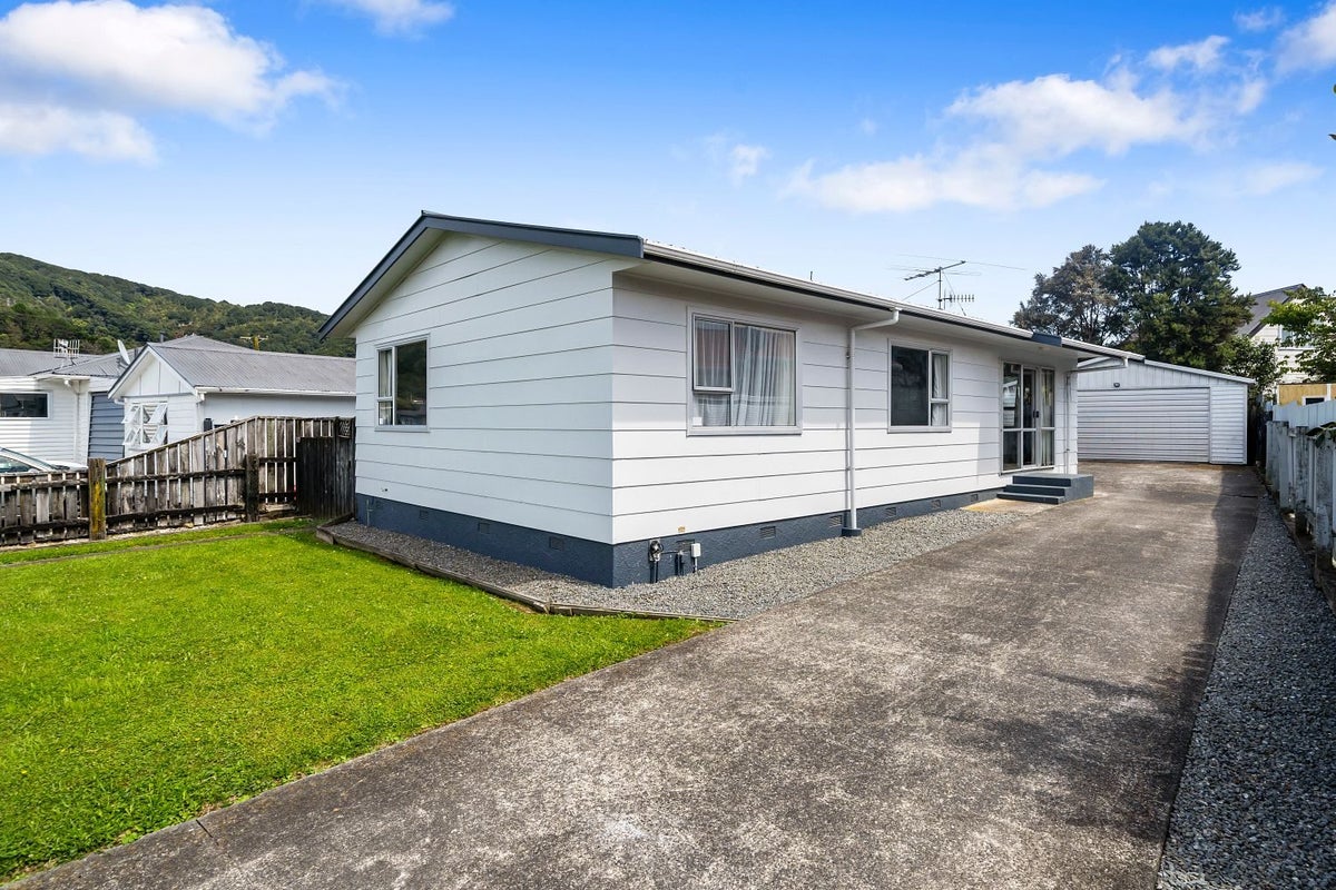 37 Rata Street, Wainuiomata, Lower Hutt - Carousel 1