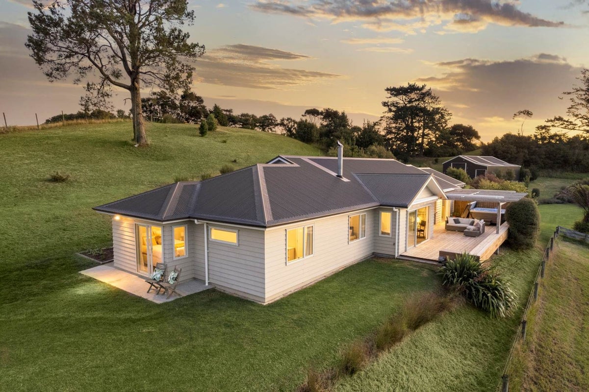 132 Dormer Road, Helensville - Carousel 1
