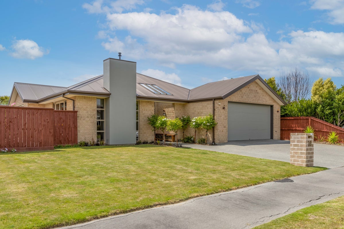 10 Felicitas Grove, Aidanfield, Christchurch - Carousel 1