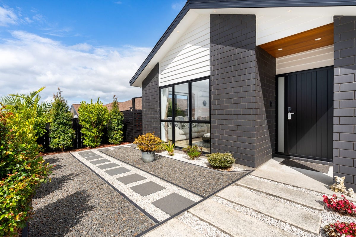 10B Crows Road, Swanson, Auckland - Carousel 2