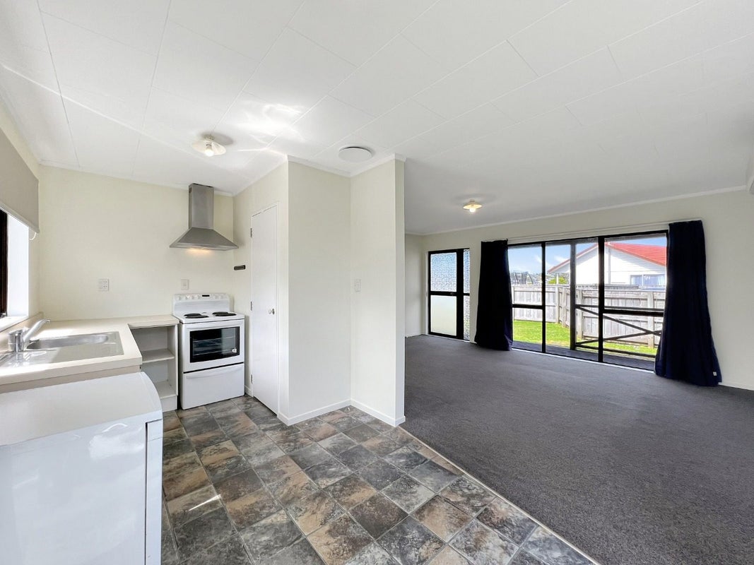 21A Woodridge Drive, Woodridge, Wellington - Carousel 2
