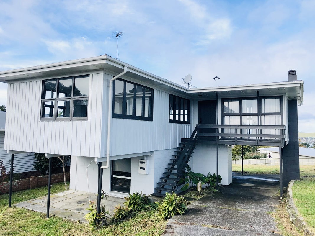 200 Hillsborough Road, Hillsborough, Auckland - Carousel 1