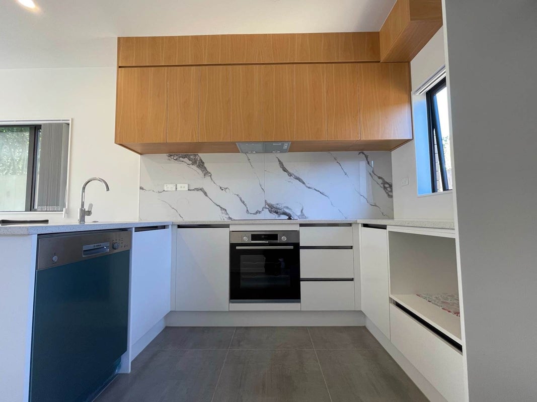 9/50 Newington Road, Henderson, Auckland - Carousel 2