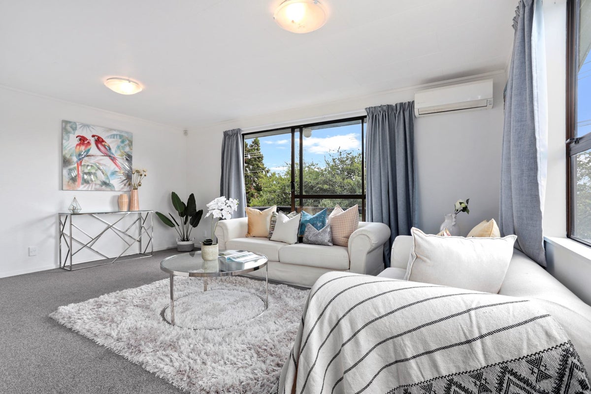 2/17 Sunnyside Road, Sunnyvale, Auckland - Carousel 2