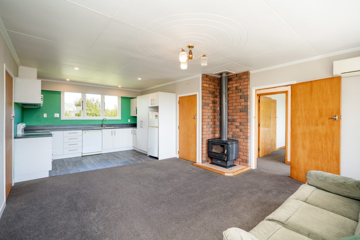 33 Bay View Road, Woodend, Invercargill - Carousel 2