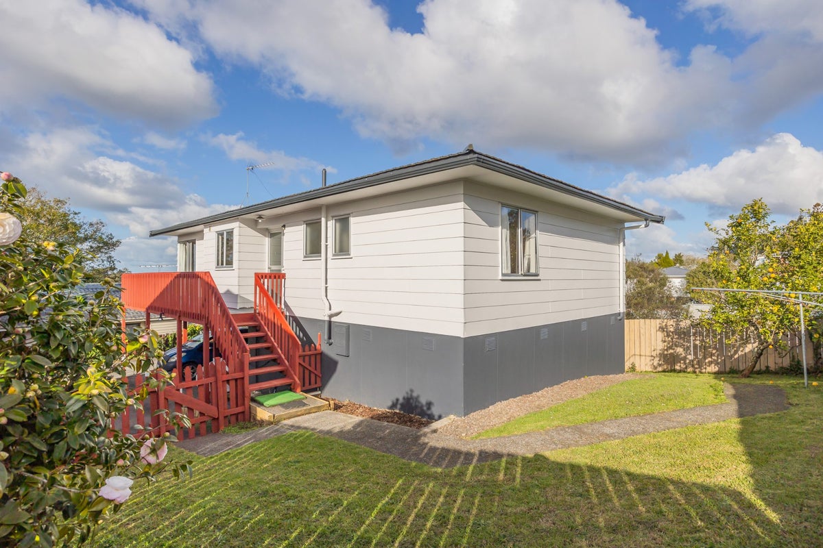 3/12 Aldern Road, Massey, Auckland - Carousel 2
