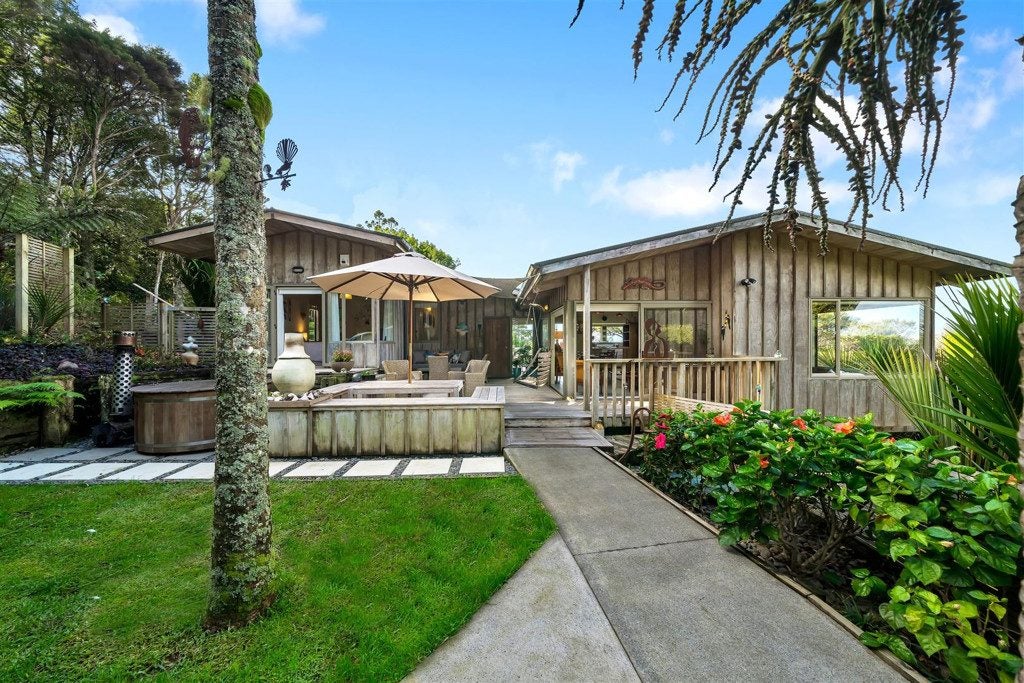 12 Kereru Grove, Greenhithe, Auckland - Carousel 1
