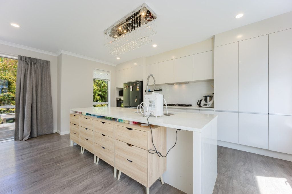 1B Harrowglen Drive, Northcross, Auckland - Carousel 2
