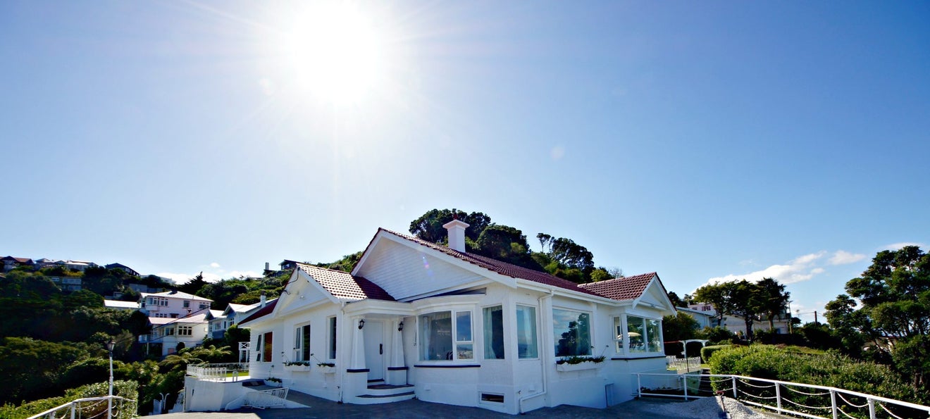 129 Barnard Street, Wadestown, Wellington - Carousel 1