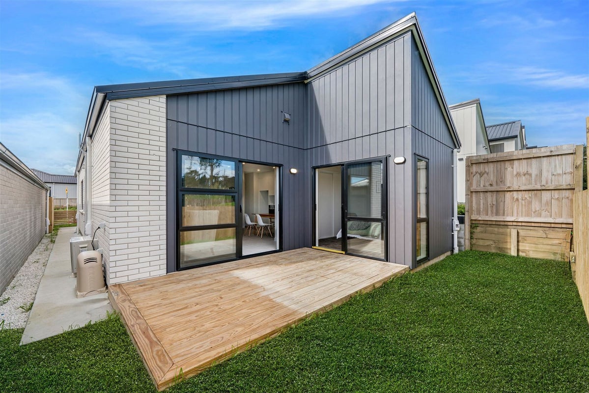 34 Morus Road, Massey, Auckland - Carousel 2