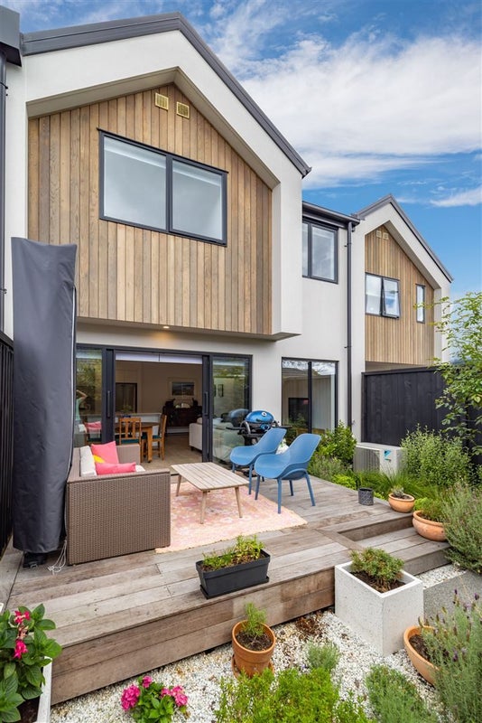1 Trafalgar Street, St Albans, Christchurch - Carousel 1