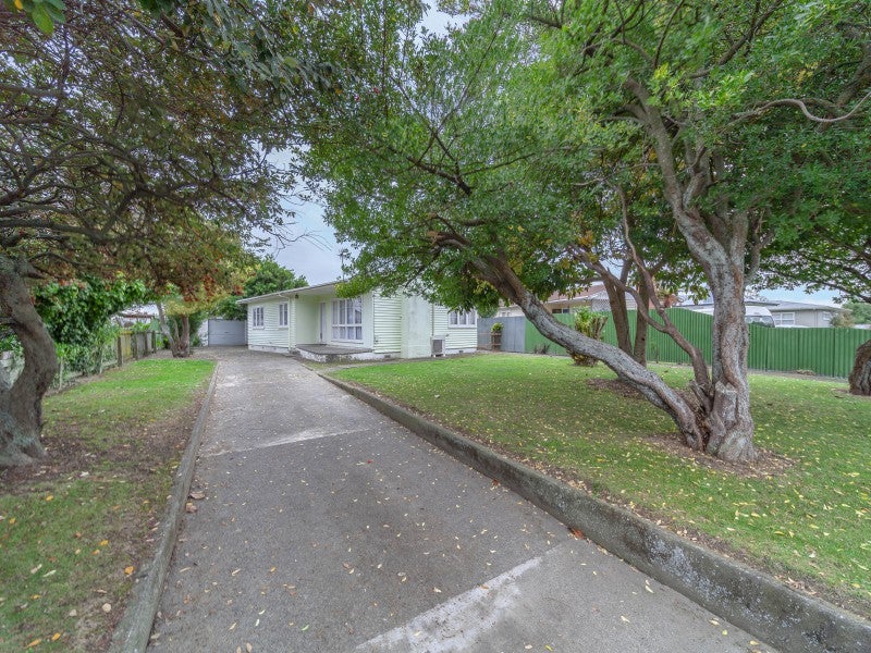 10 Darwin Crescent, Maraenui, Napier - Carousel 1