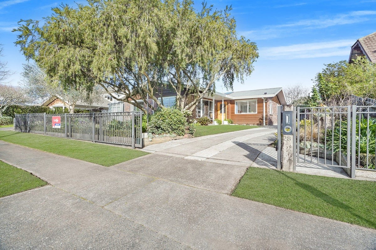 28 Moreland Avenue, Pukete, Hamilton - Carousel 1