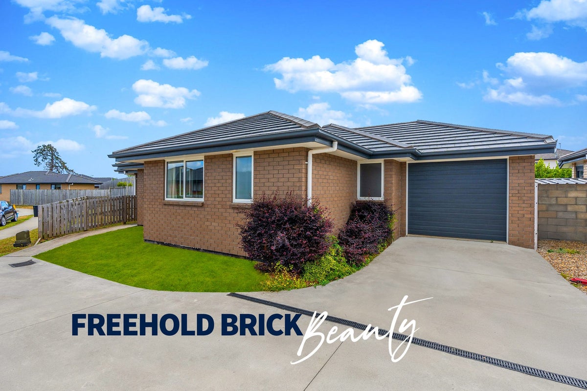 11 Manawaroa Close, Grandview Heights, Hamilton - Carousel 1