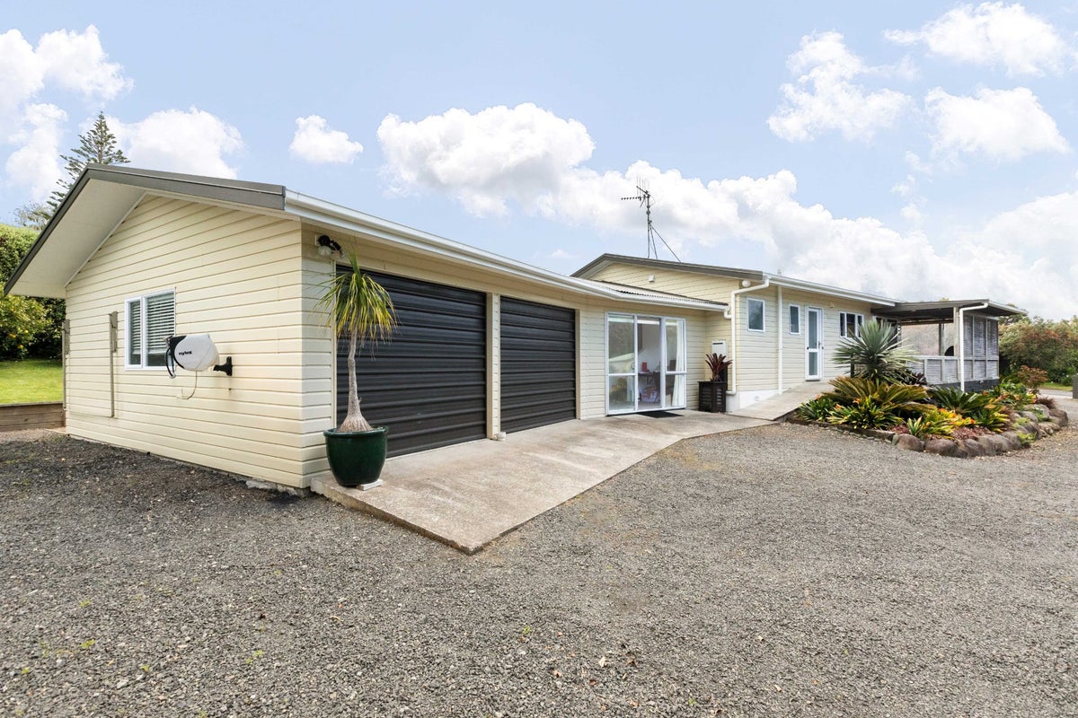1 Nathan Place, Athenree, Katikati - Carousel 1