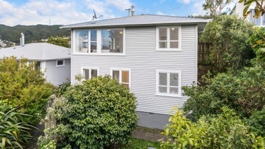 37 Prospect Terrace, Johnsonville, Wellington - Carousel 1