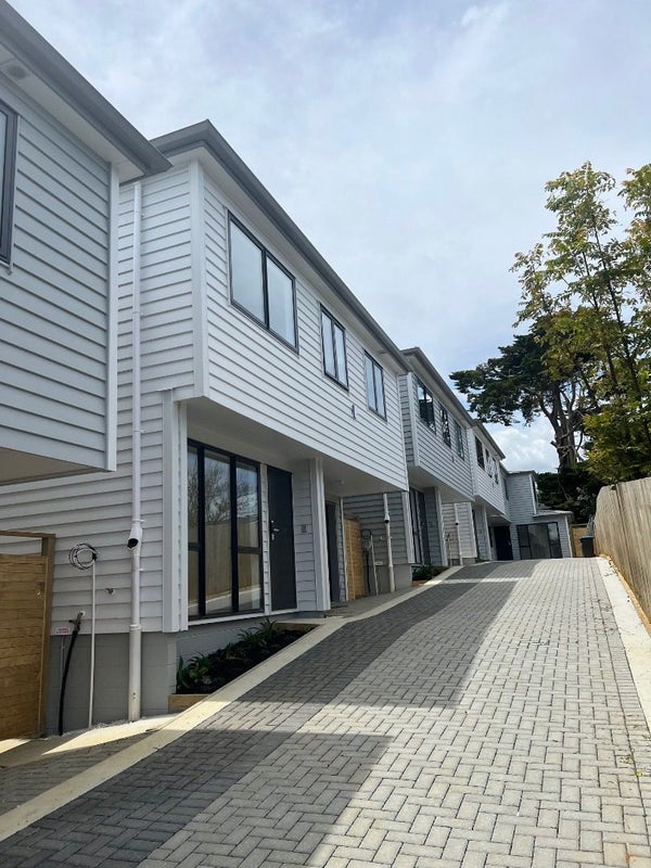 62C May Road, Mount Roskill, Auckland - Carousel 1
