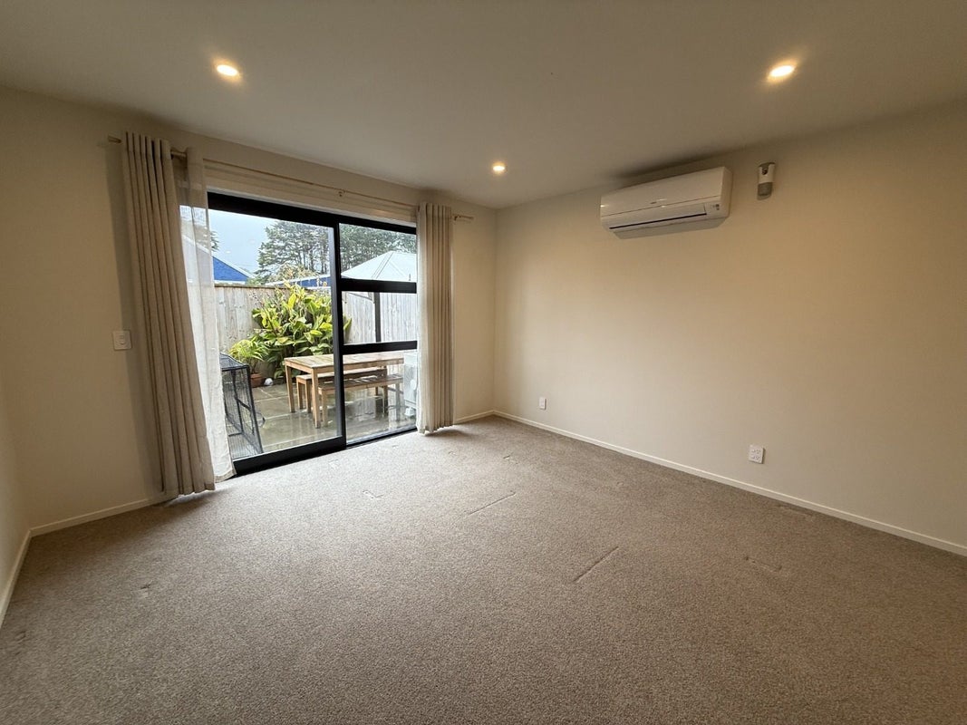 2/35 Sladden Street, Naenae, Lower Hutt - Carousel 2