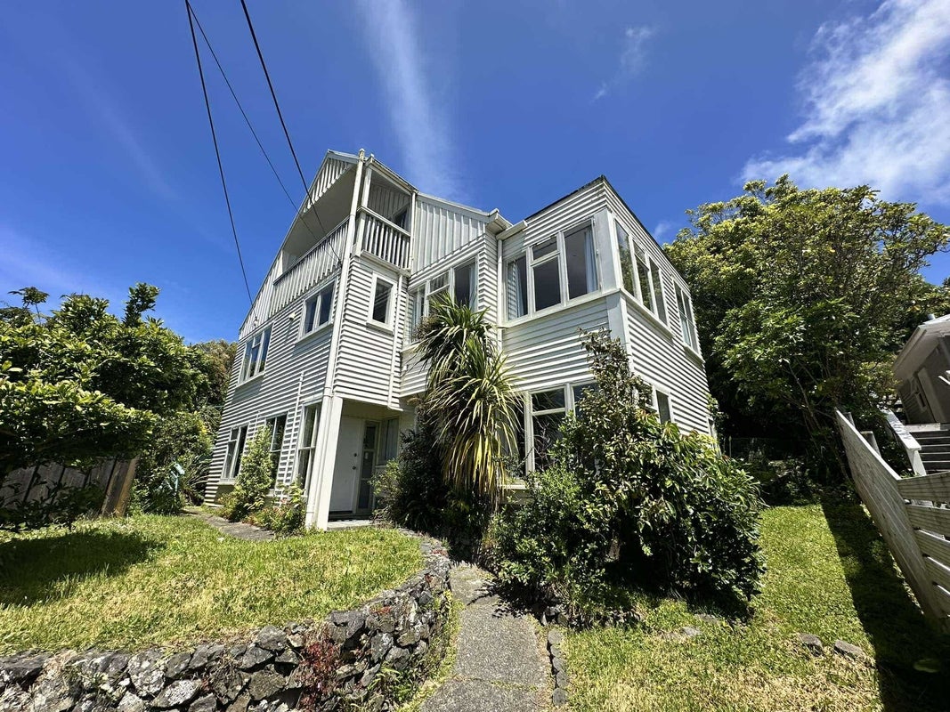 14 Terawhiti Terrace, Karori, Wellington - Carousel 1