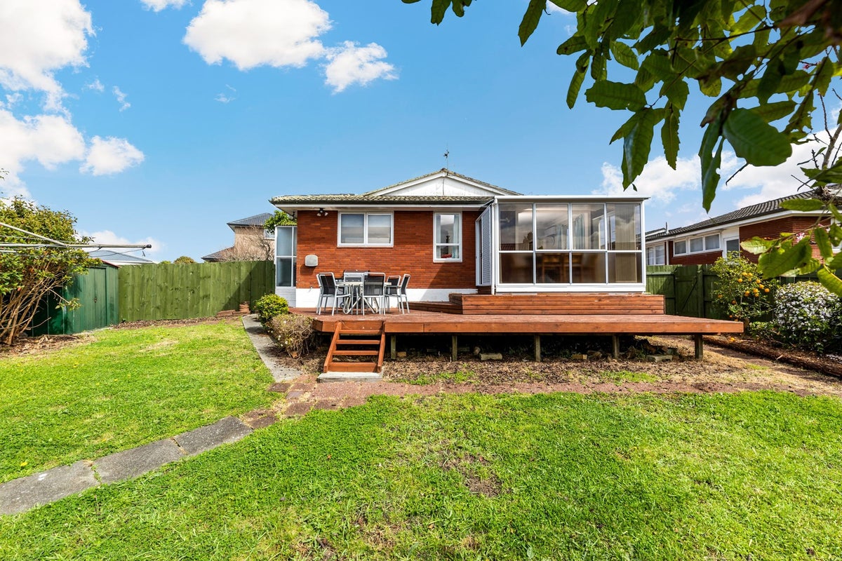 4/128 Astley Avenue, New Lynn, Auckland - Carousel 1