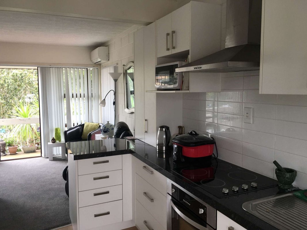 10/1 Glen Road, Browns Bay, Auckland - Carousel 1